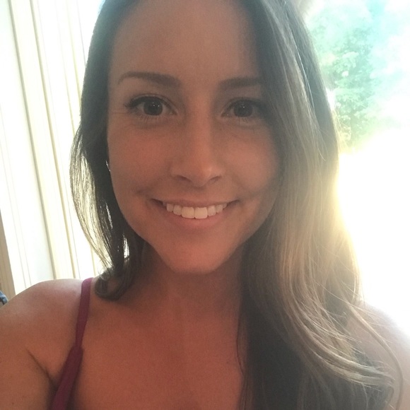 Meet your Posher, Monica - Picture 1 of 1